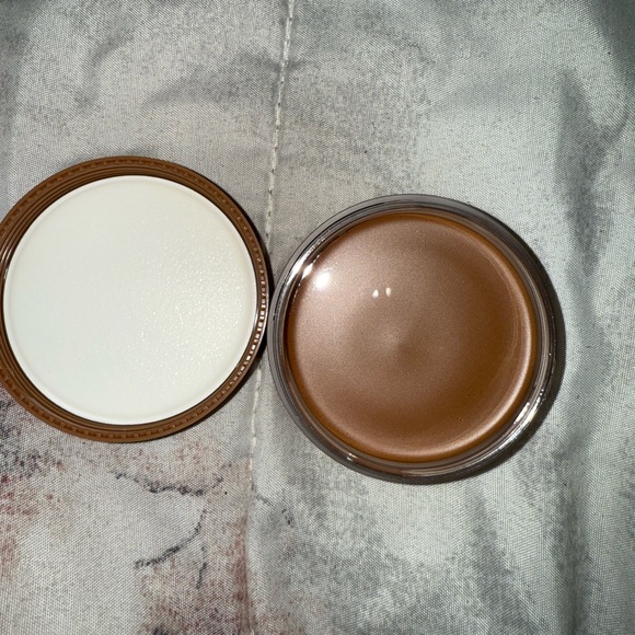 Anastasia Beverley Hills Cream Bronzer in “Amber” - Picture 6 of 6